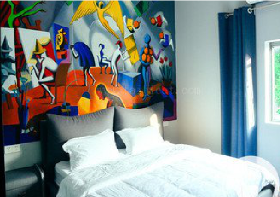  隆安对于酒店的墙体彩绘而言更注重哪些方面？